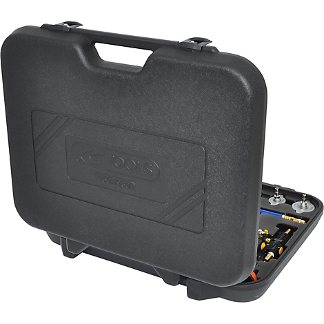 Schwarzer Werkzeugkoffer, geöffnet. Enthält diverse Werkzeuge, darunter Anschlussstücke.